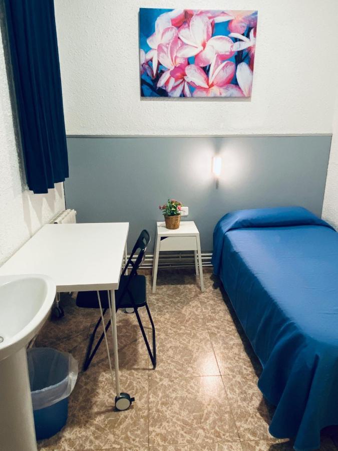 Hostal Carlos III El Prat de Llobregat Extérieur photo