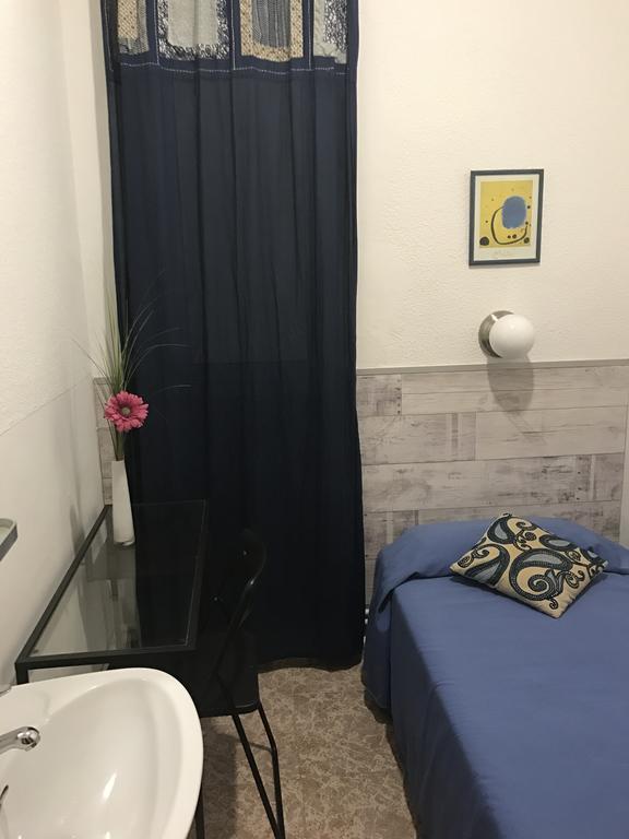 Hostal Carlos III El Prat de Llobregat Extérieur photo