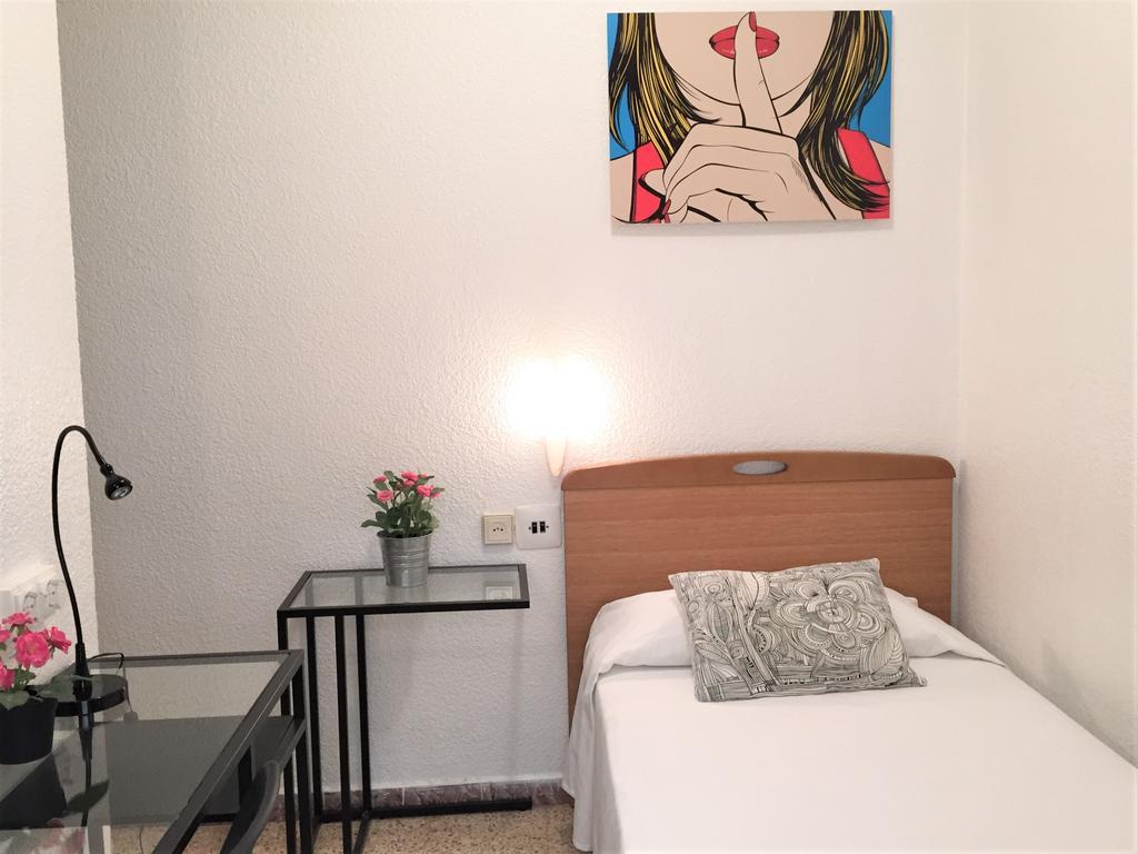 Hostal Carlos III El Prat de Llobregat Extérieur photo