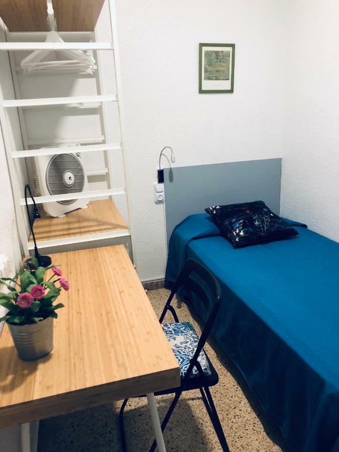 Hostal Carlos III El Prat de Llobregat Extérieur photo