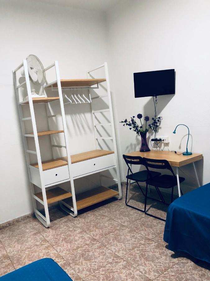 Hostal Carlos III El Prat de Llobregat Extérieur photo