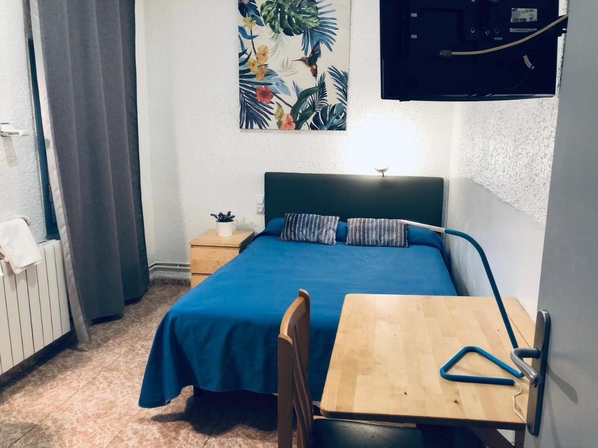 Hostal Carlos III El Prat de Llobregat Extérieur photo