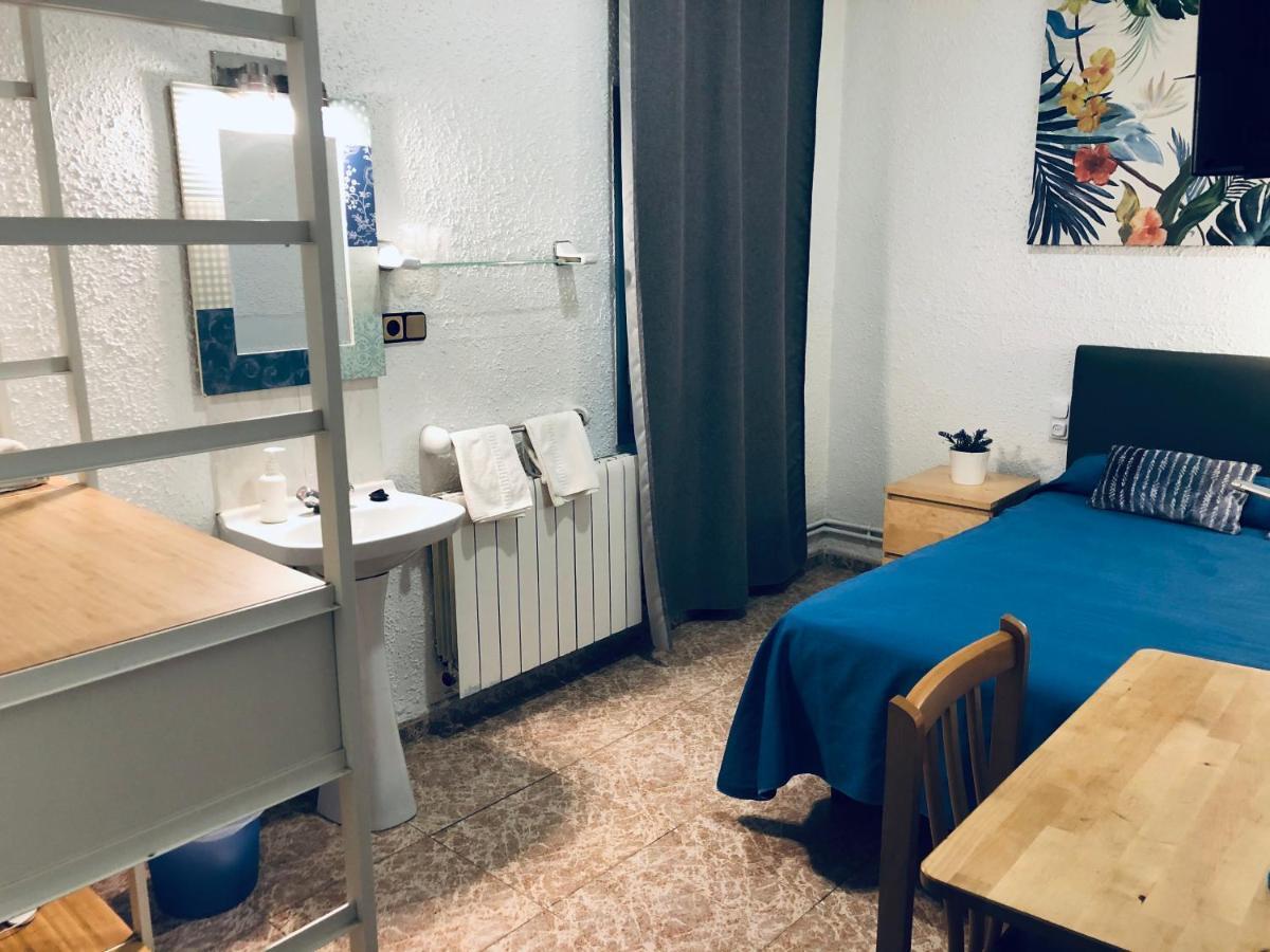 Hostal Carlos III El Prat de Llobregat Extérieur photo